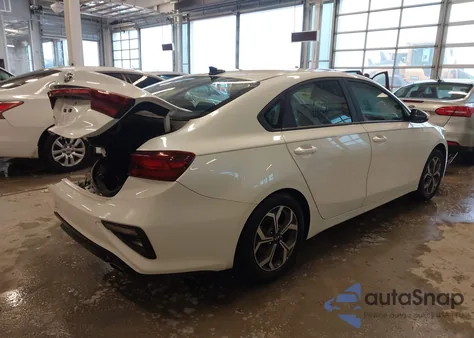 2021 Kia Forte Lxs из США, поврежденный, VIN 3KPF24AD2ME299422